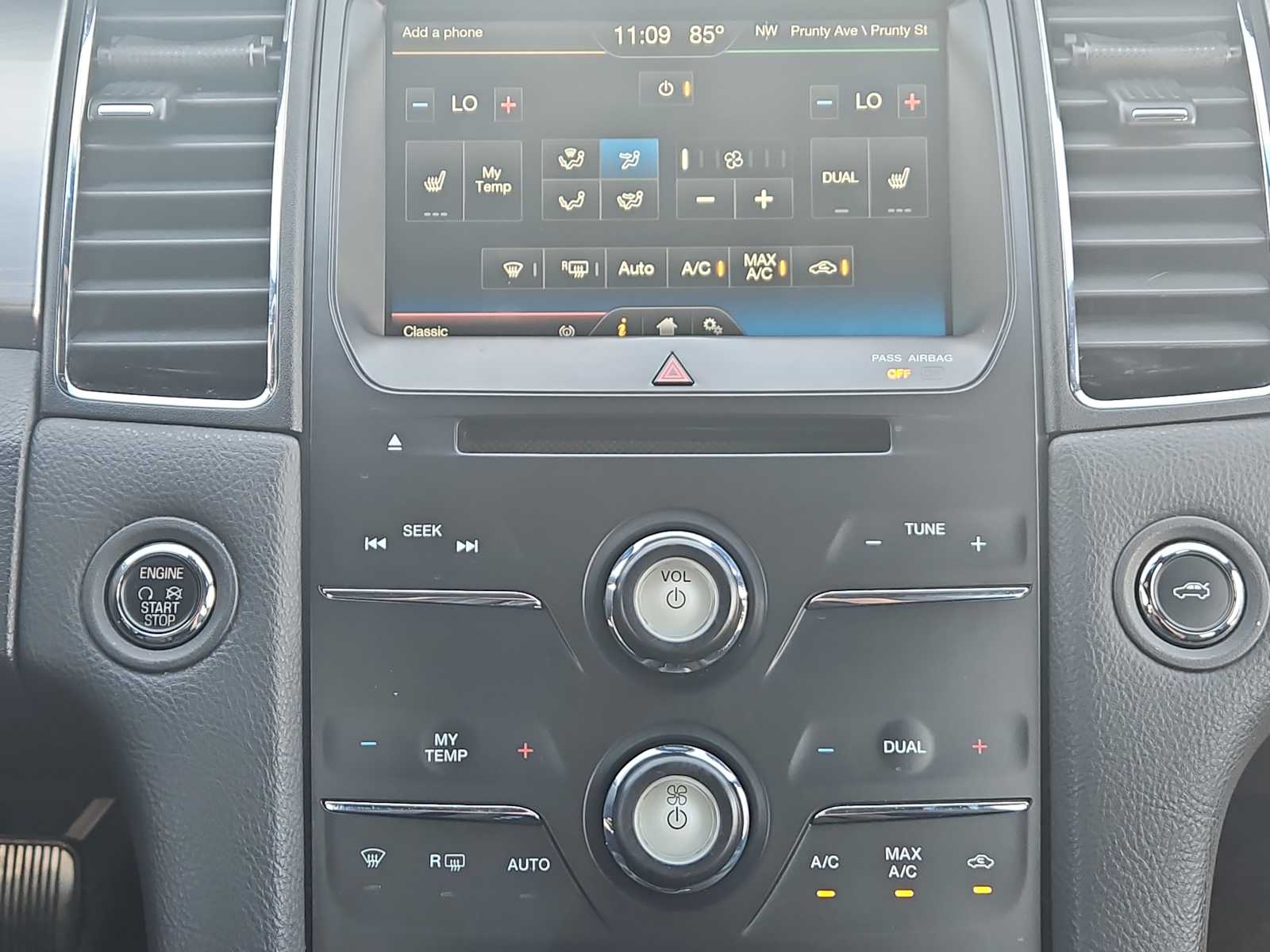 Thumbnail: 2015 Ford Taurus - 16