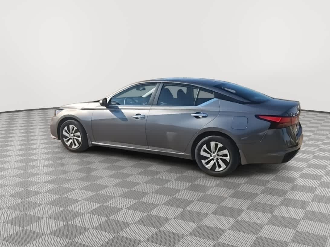 Thumbnail: 2022 Nissan Altima - 6