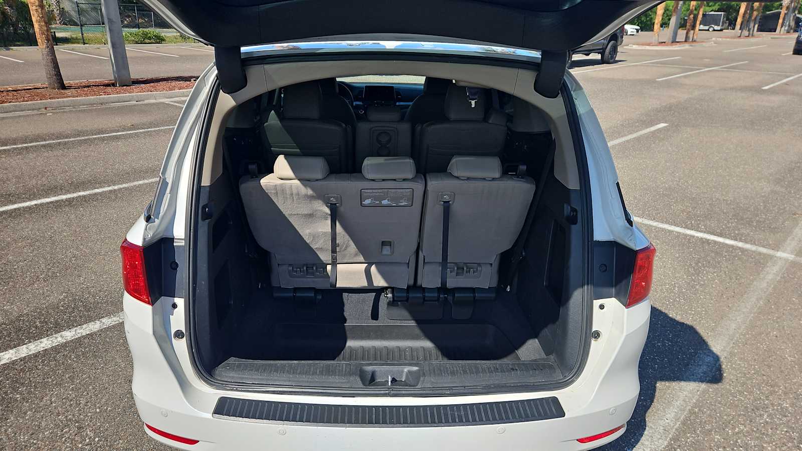 Thumbnail: 2021 Honda Odyssey - 21
