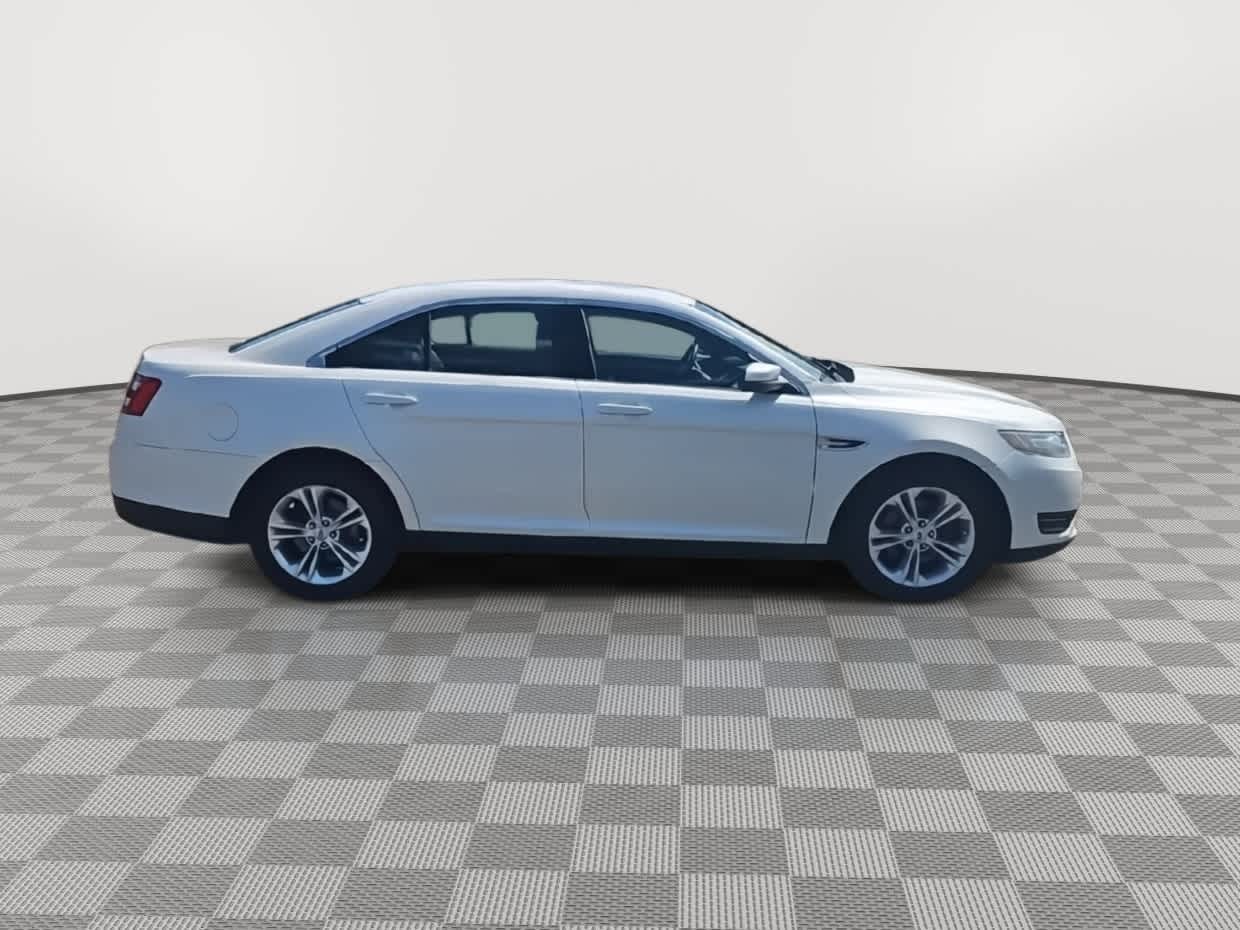 Thumbnail: 2015 Ford Taurus - 9