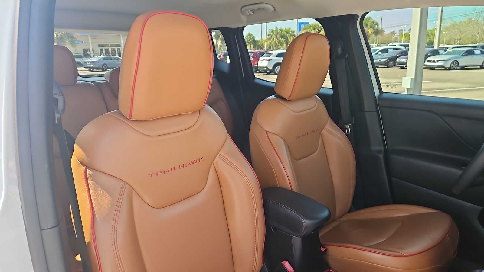 Thumbnail: 2020 Jeep Renegade - 25