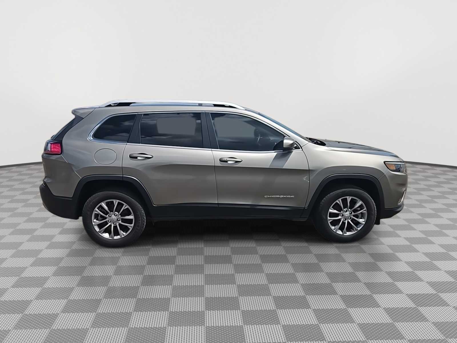 Thumbnail: 2021 Jeep Cherokee - 9