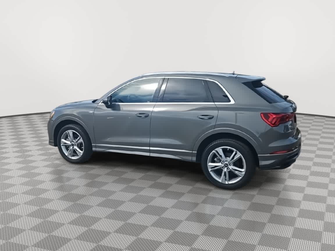Thumbnail: 2022 Audi Q3 - 6