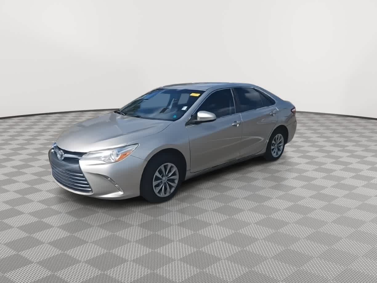 Thumbnail: 2017 Toyota Camry - 4