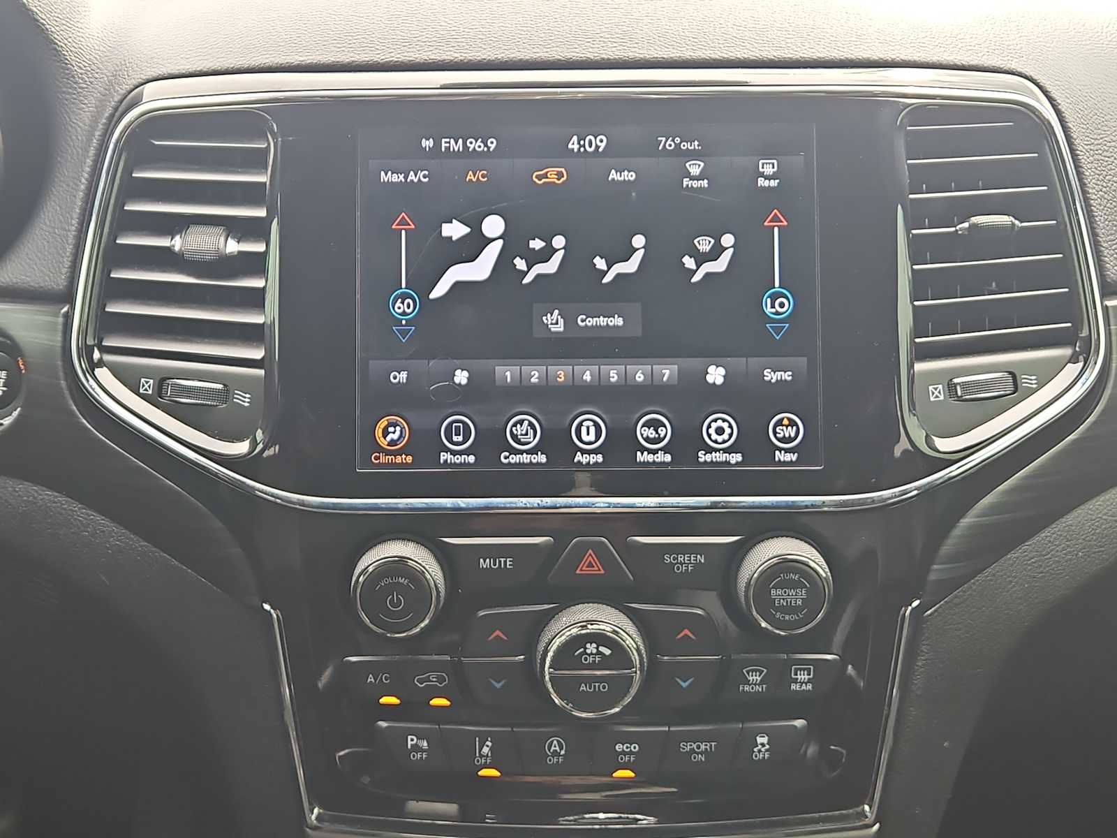 2020 Jeep Grand Cherokee Altitude 17