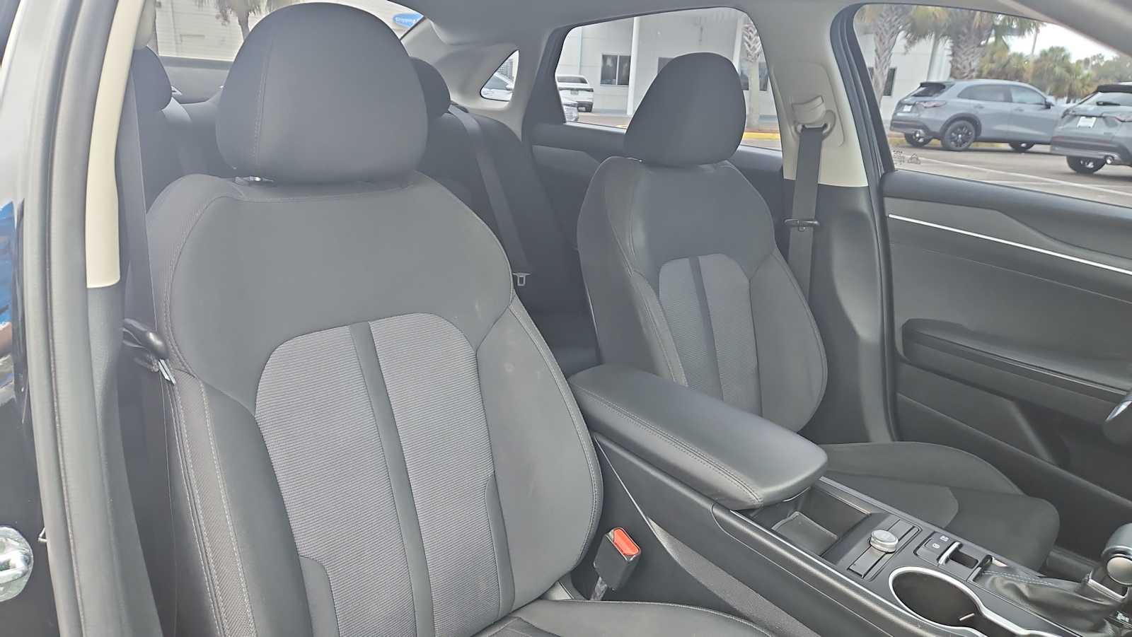 Thumbnail: 2022 Kia K5 - 25