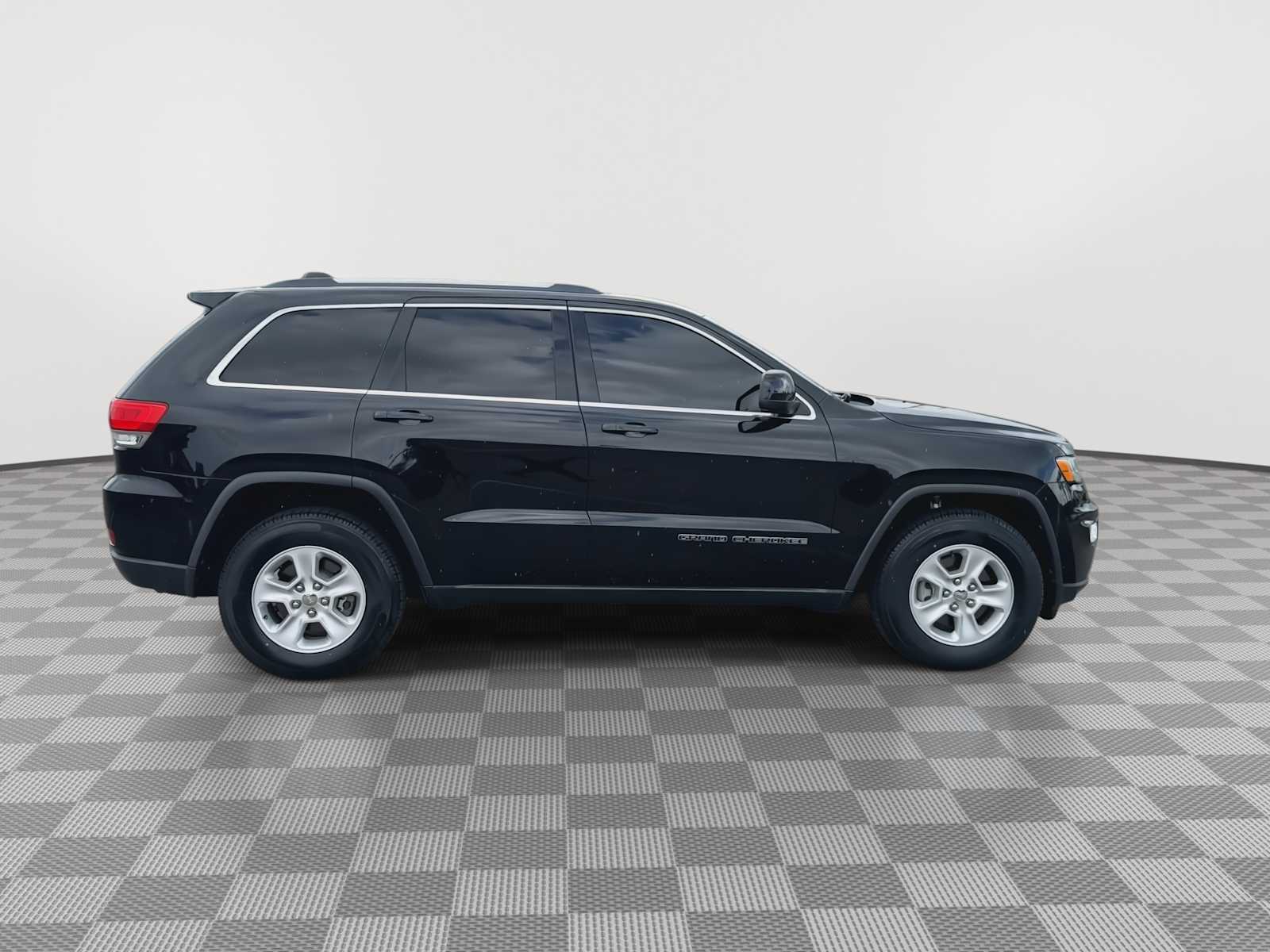 Thumbnail: 2017 Jeep Grand Cherokee - 9