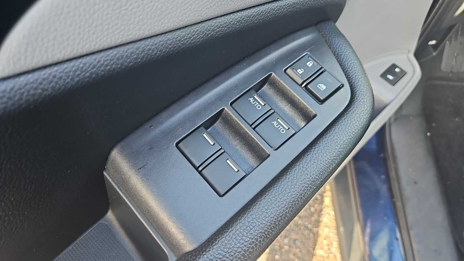 Thumbnail: 2019 Honda Pilot - 15