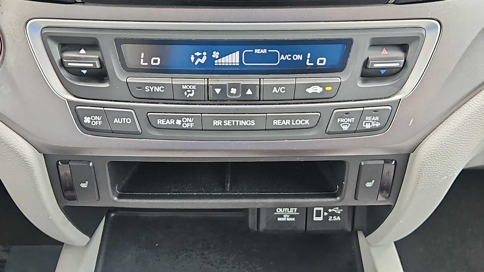 Thumbnail: 2019 Honda Pilot - 17