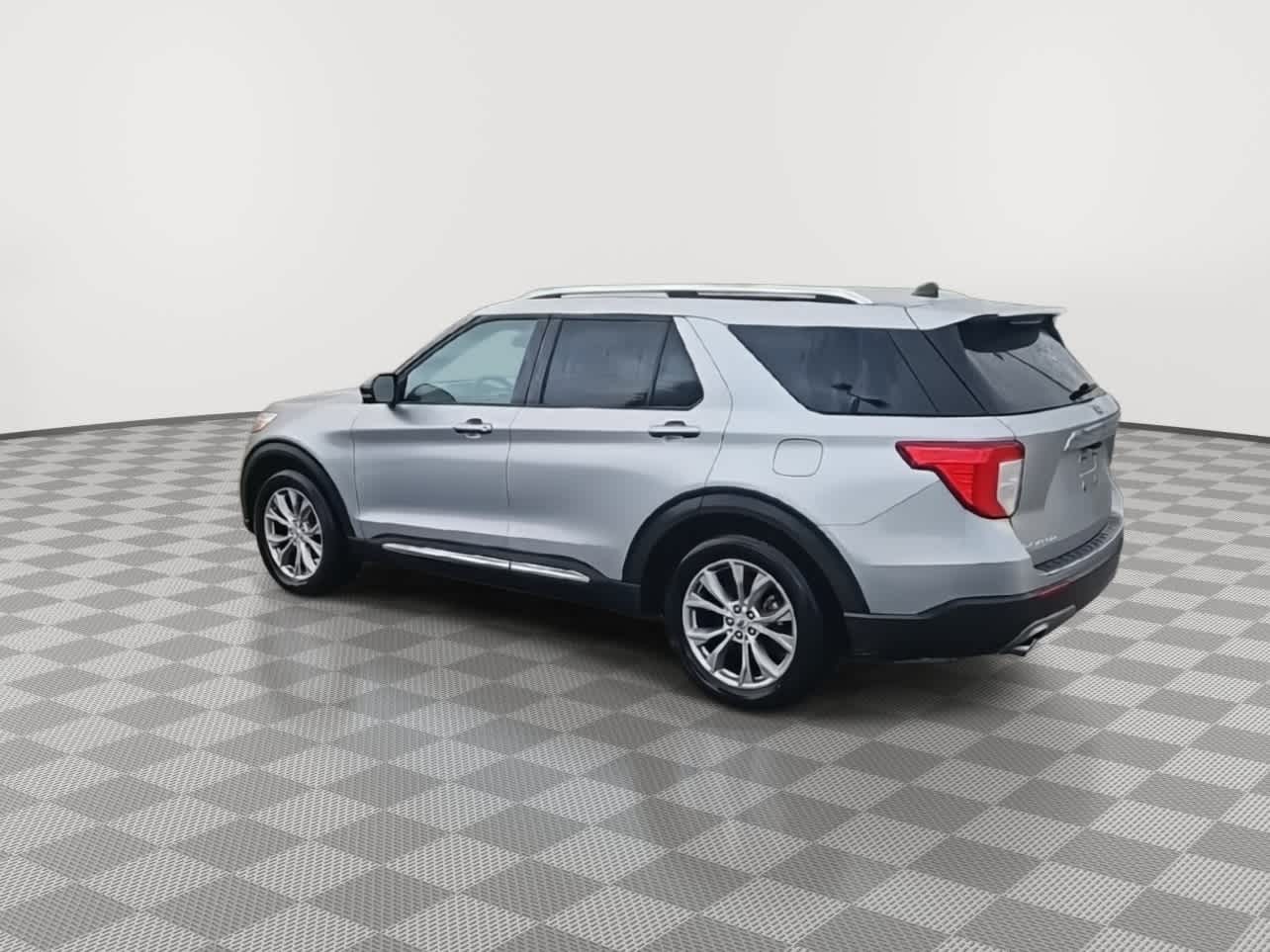 Thumbnail: 2022 Ford Explorer - 6