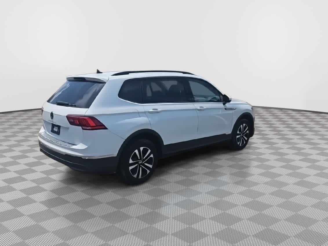 Thumbnail: 2022 Volkswagen Tiguan - 8