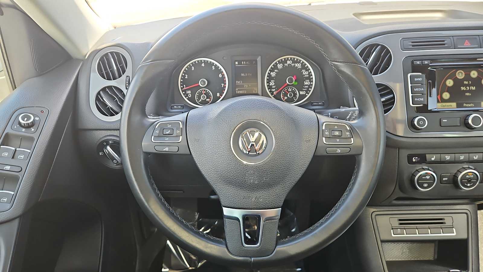 Thumbnail: 2014 Volkswagen Tiguan - 11