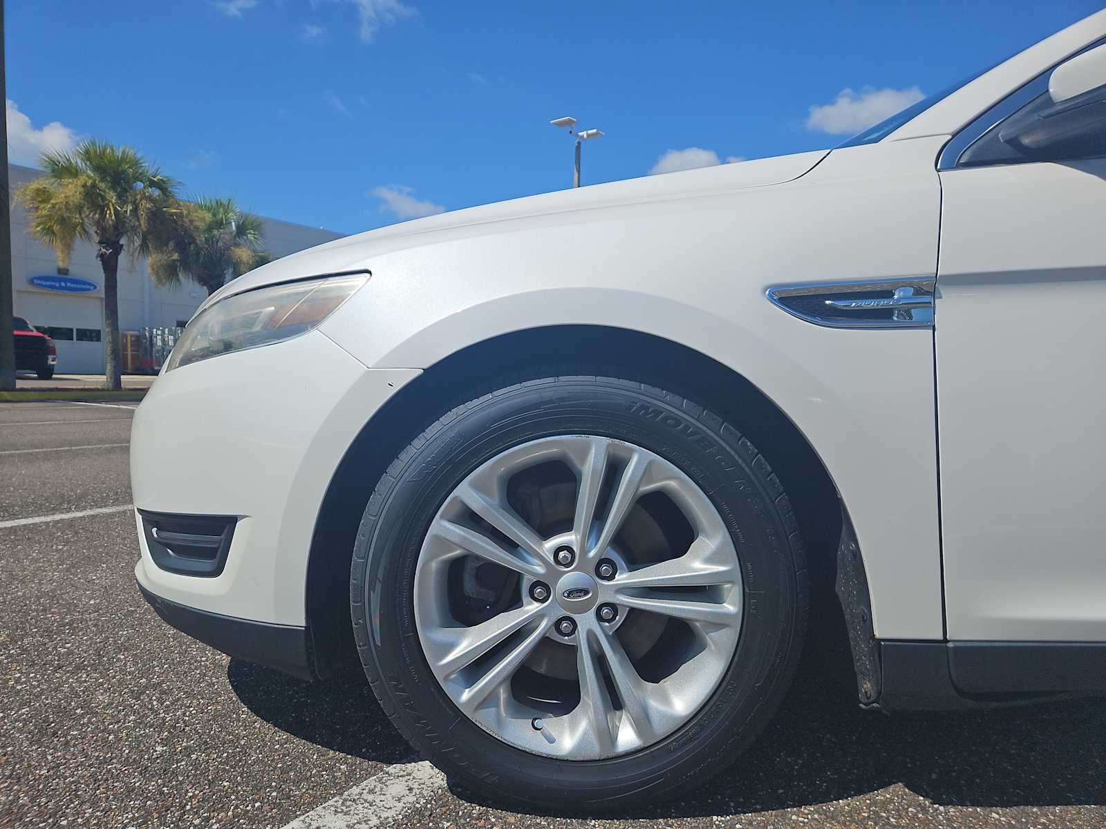 Thumbnail: 2015 Ford Taurus - 18