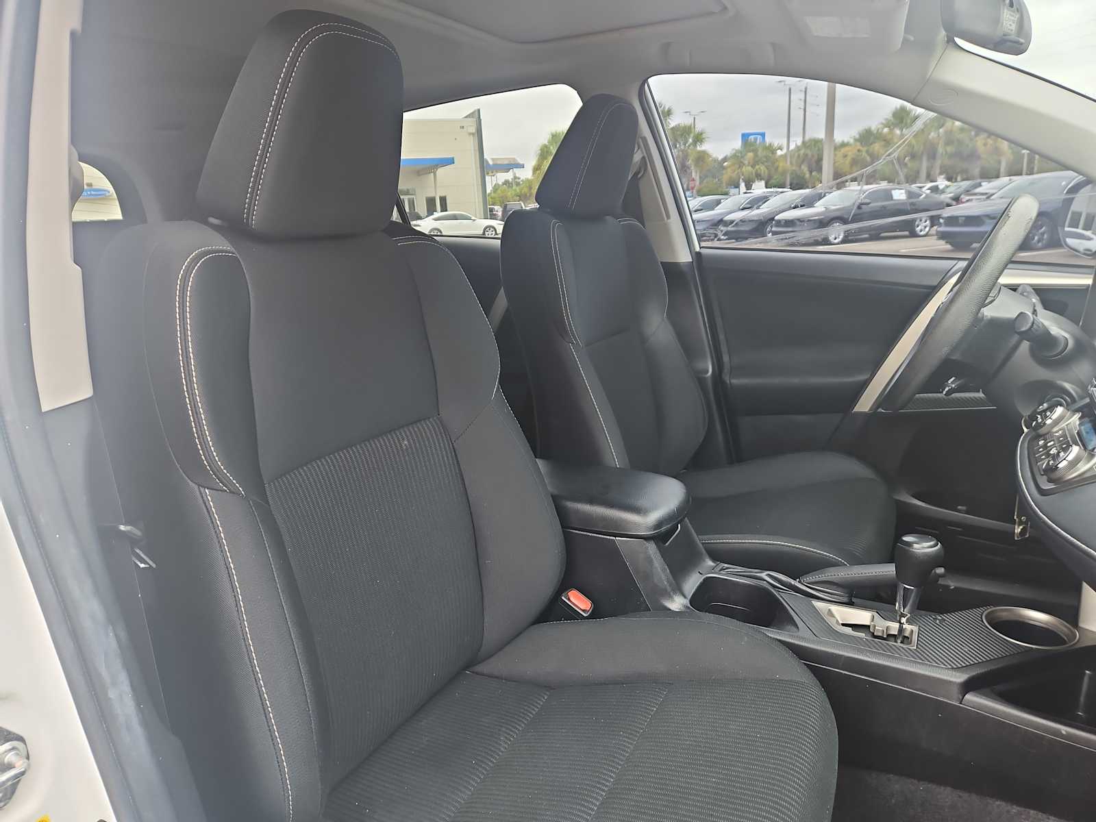 Thumbnail: 2014 Toyota RAV4 - 26