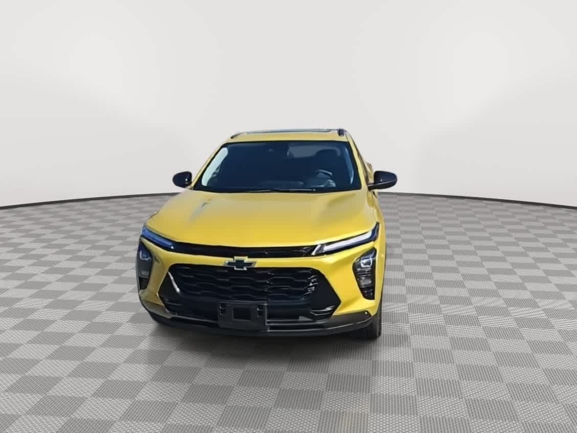 Thumbnail: 2024 Chevrolet Trax - 3