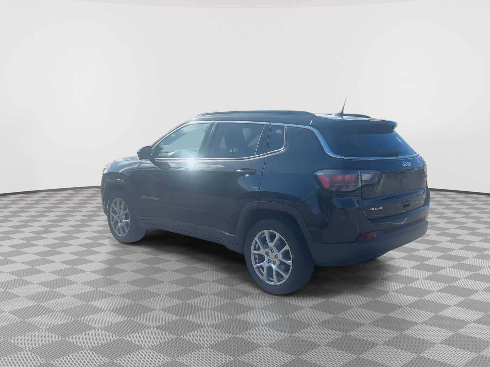 Thumbnail: 2022 Jeep Compass - 6