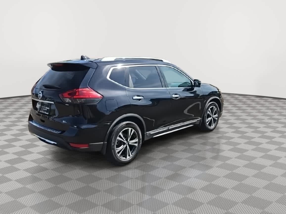 Thumbnail: 2017 Nissan Rogue - 8