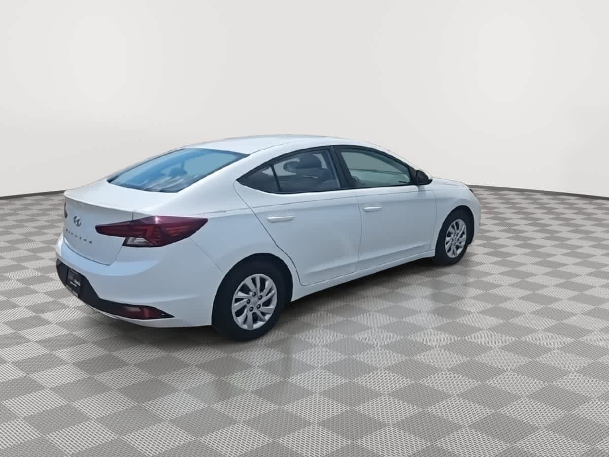 Thumbnail: 2020 Hyundai Elantra - 8