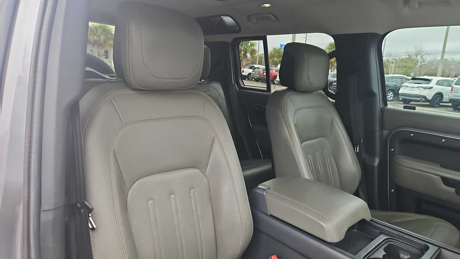 Thumbnail: 2020 Land Rover Defender - 28