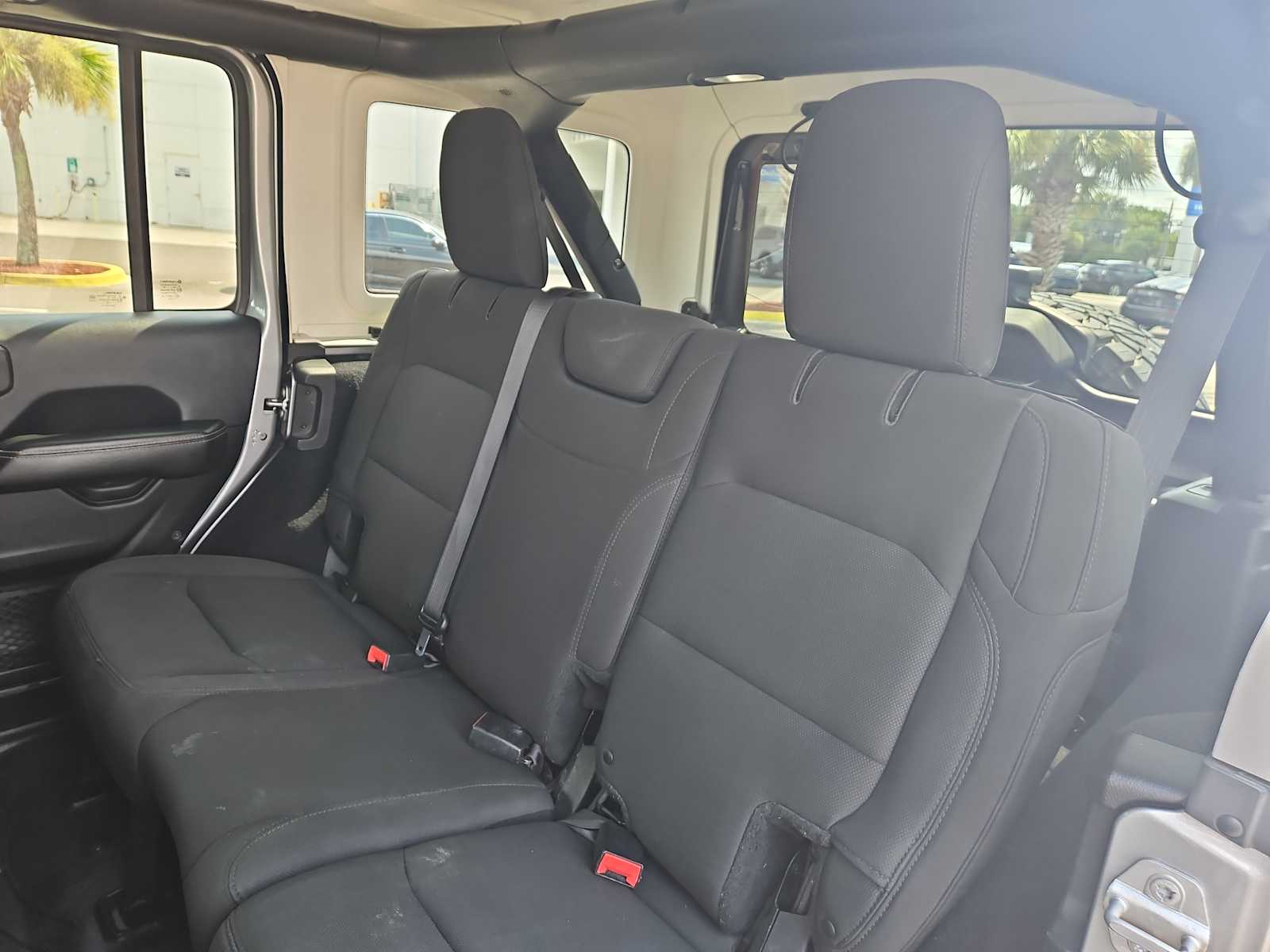 Thumbnail: 2018 Jeep Wrangler - 22