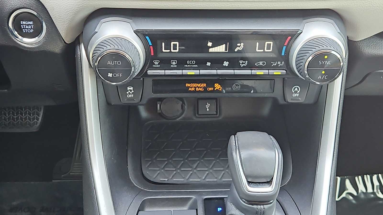 Thumbnail: 2021 Toyota RAV4 - 17