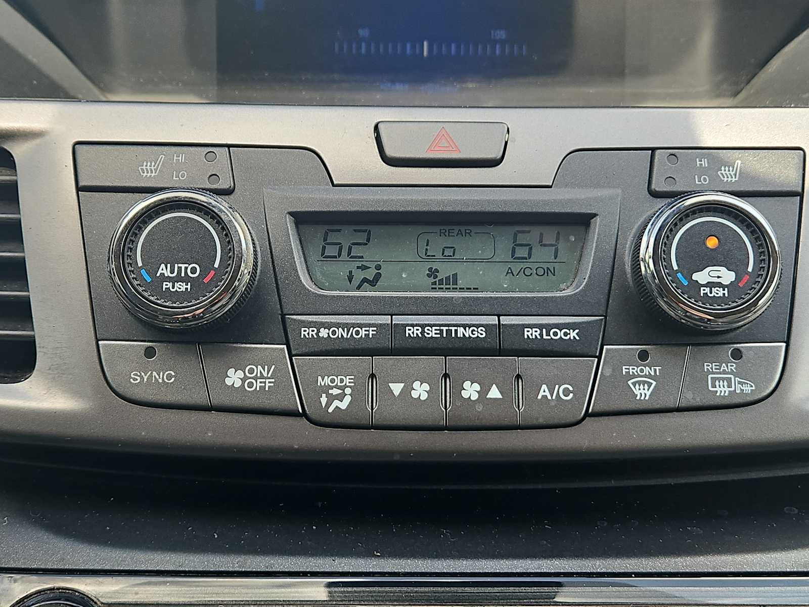 Thumbnail: 2015 Honda Odyssey - 17