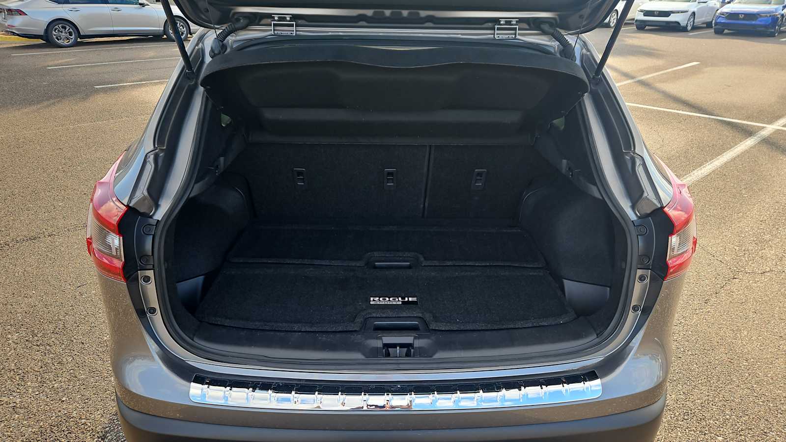 Thumbnail: 2022 Nissan Rogue Sport - 20