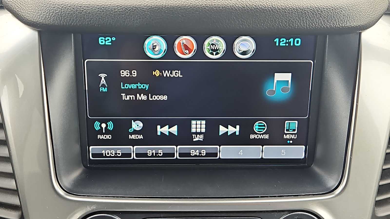 Thumbnail: 2019 Chevrolet Tahoe - 12