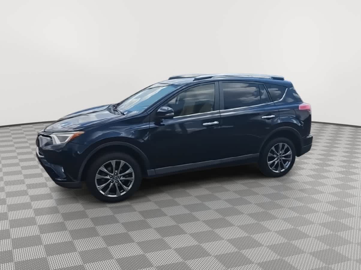 Thumbnail: 2017 Toyota RAV4 - 4
