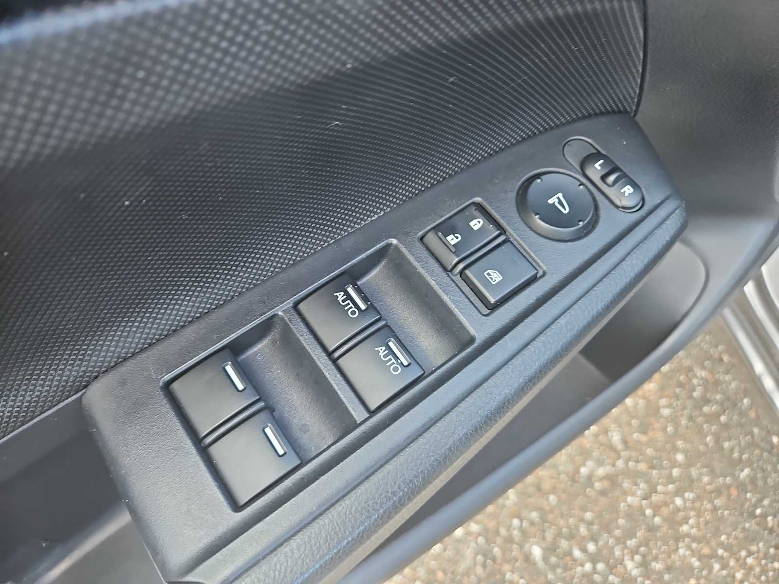 Thumbnail: 2011 Honda Accord - 15