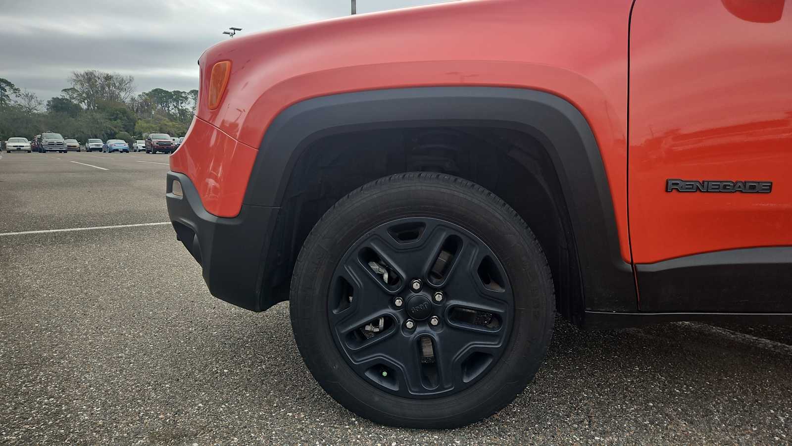 Thumbnail: 2019 Jeep Renegade - 18