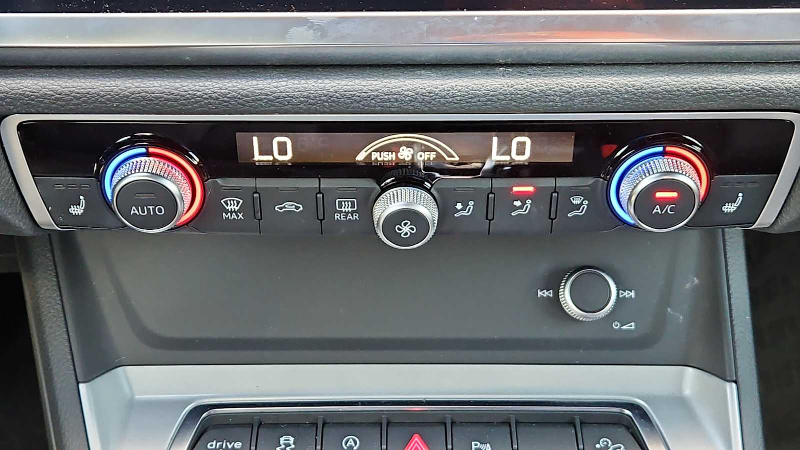 Thumbnail: 2022 Audi Q3 - 17