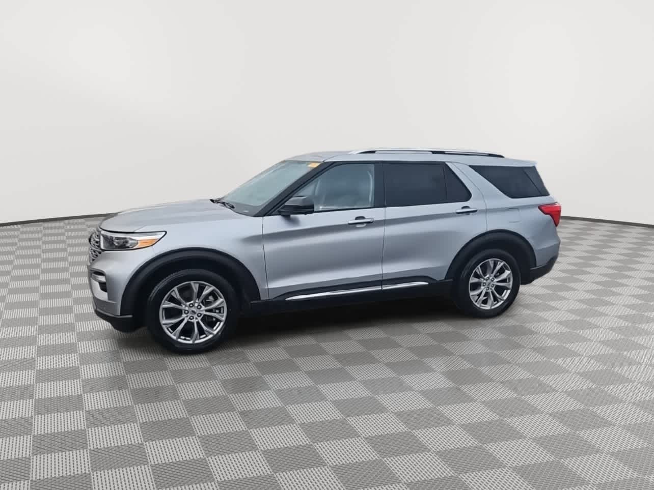 Thumbnail: 2022 Ford Explorer - 4