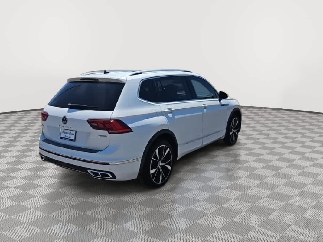 Thumbnail: 2022 Volkswagen Tiguan - 8