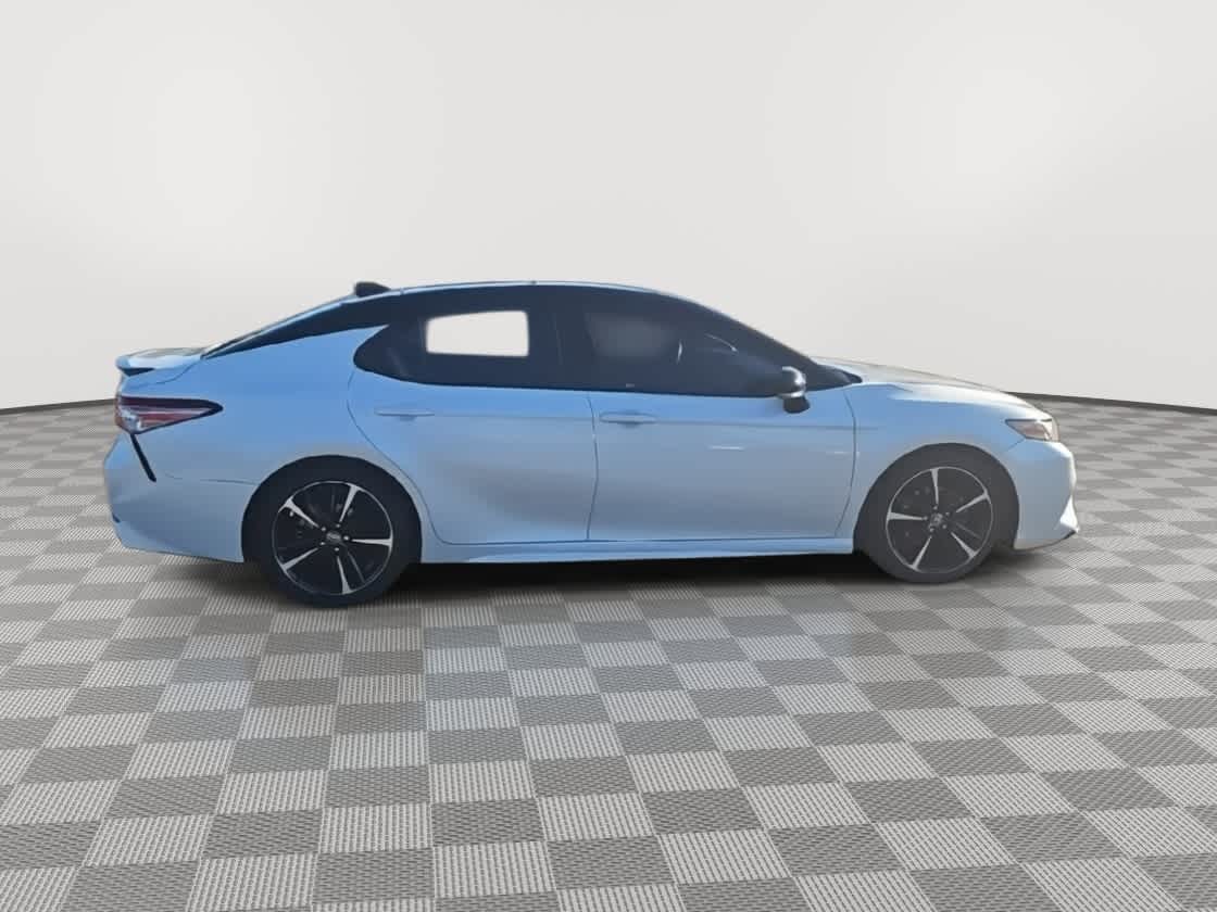 Thumbnail: 2018 Toyota Camry - 9