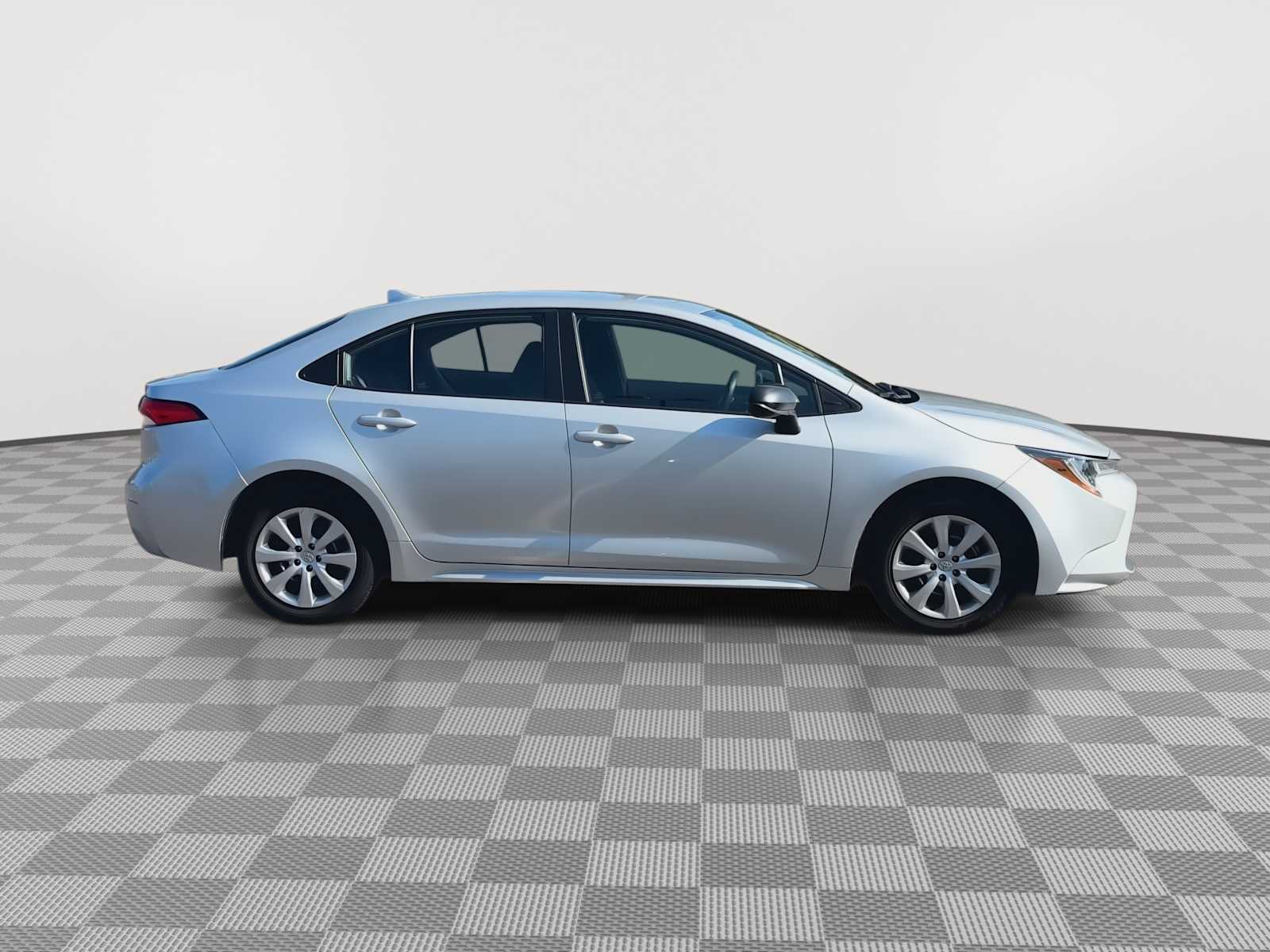 Thumbnail: 2022 Toyota Corolla - 9