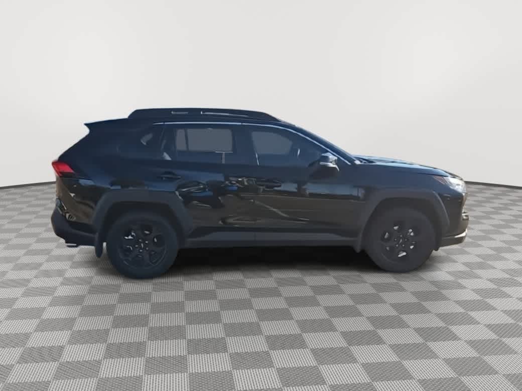 Thumbnail: 2022 Toyota RAV4 - 9