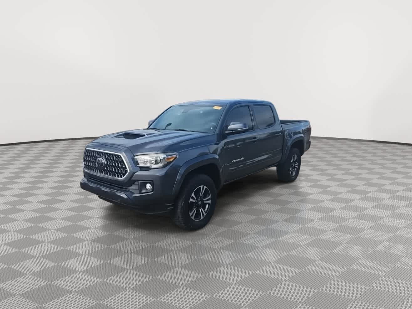 Thumbnail: 2019 Toyota Tacoma - 4