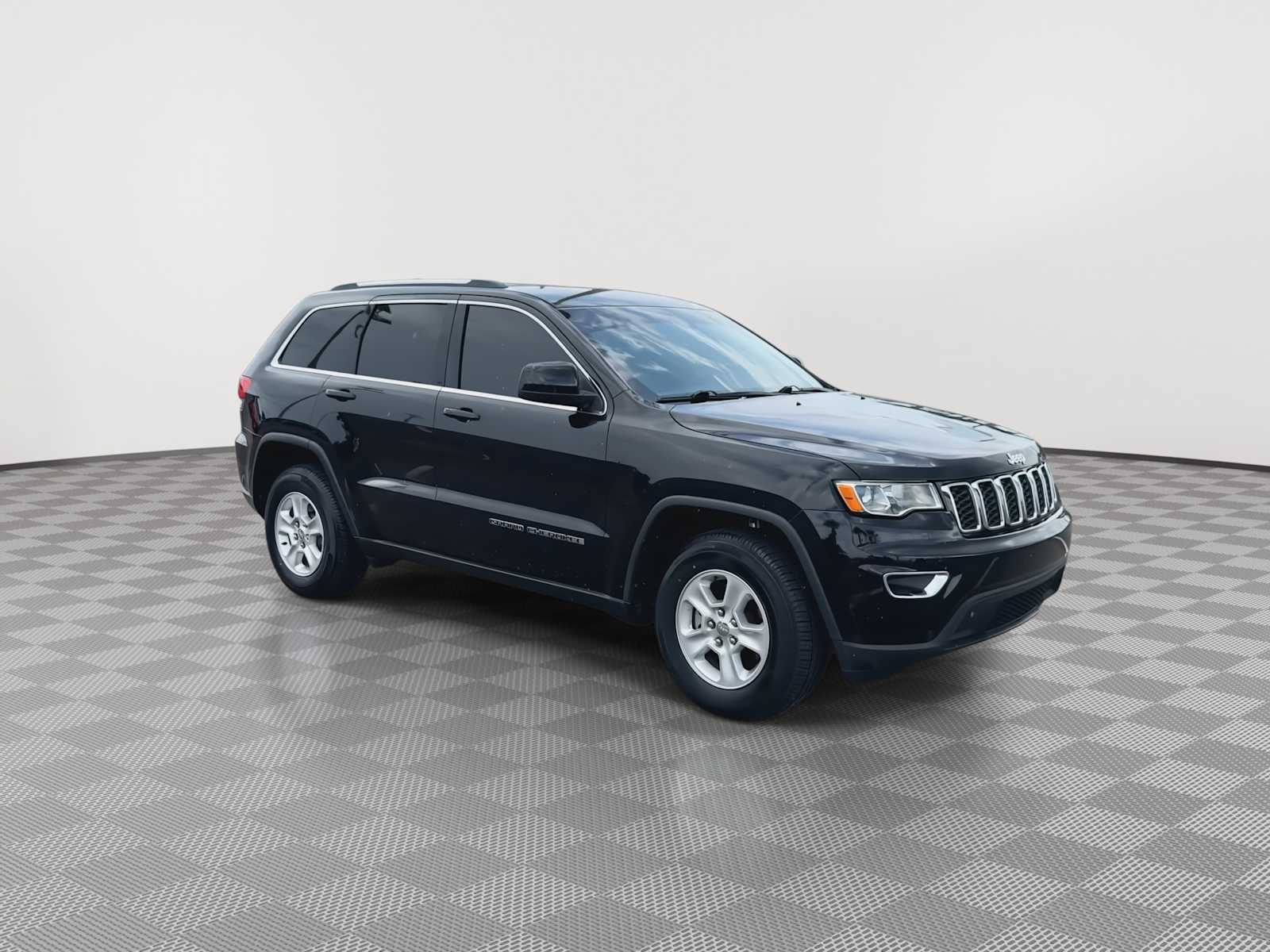 Thumbnail: 2017 Jeep Grand Cherokee - 2