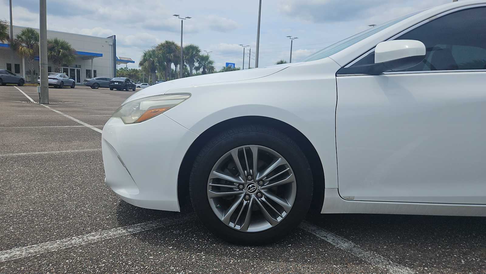 Thumbnail: 2015 Toyota Camry - 18