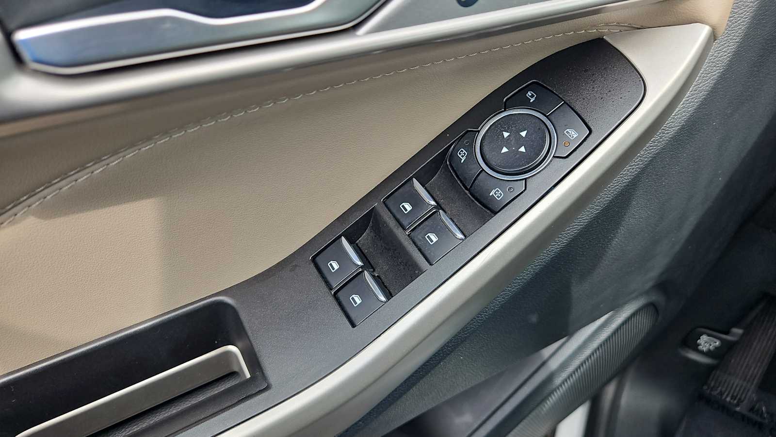 2023 Ford Explorer Limited - Photo 15