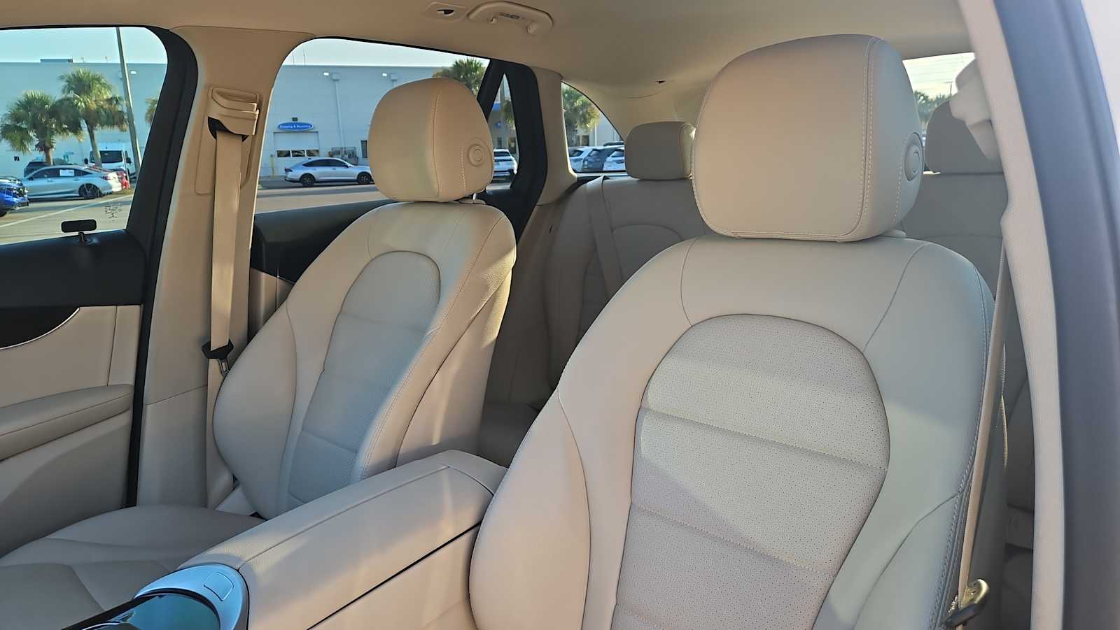 Thumbnail: 2022 Mercedes-Benz GLC - 13