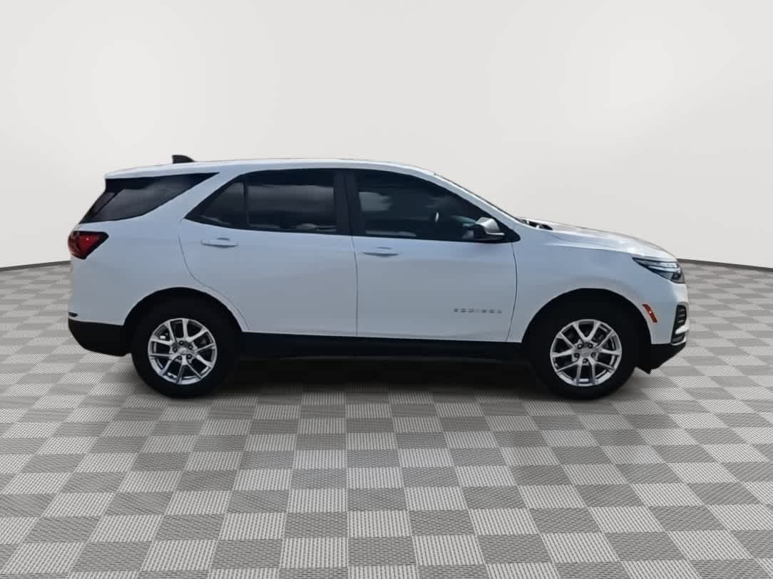 Thumbnail: 2023 Chevrolet Equinox - 9