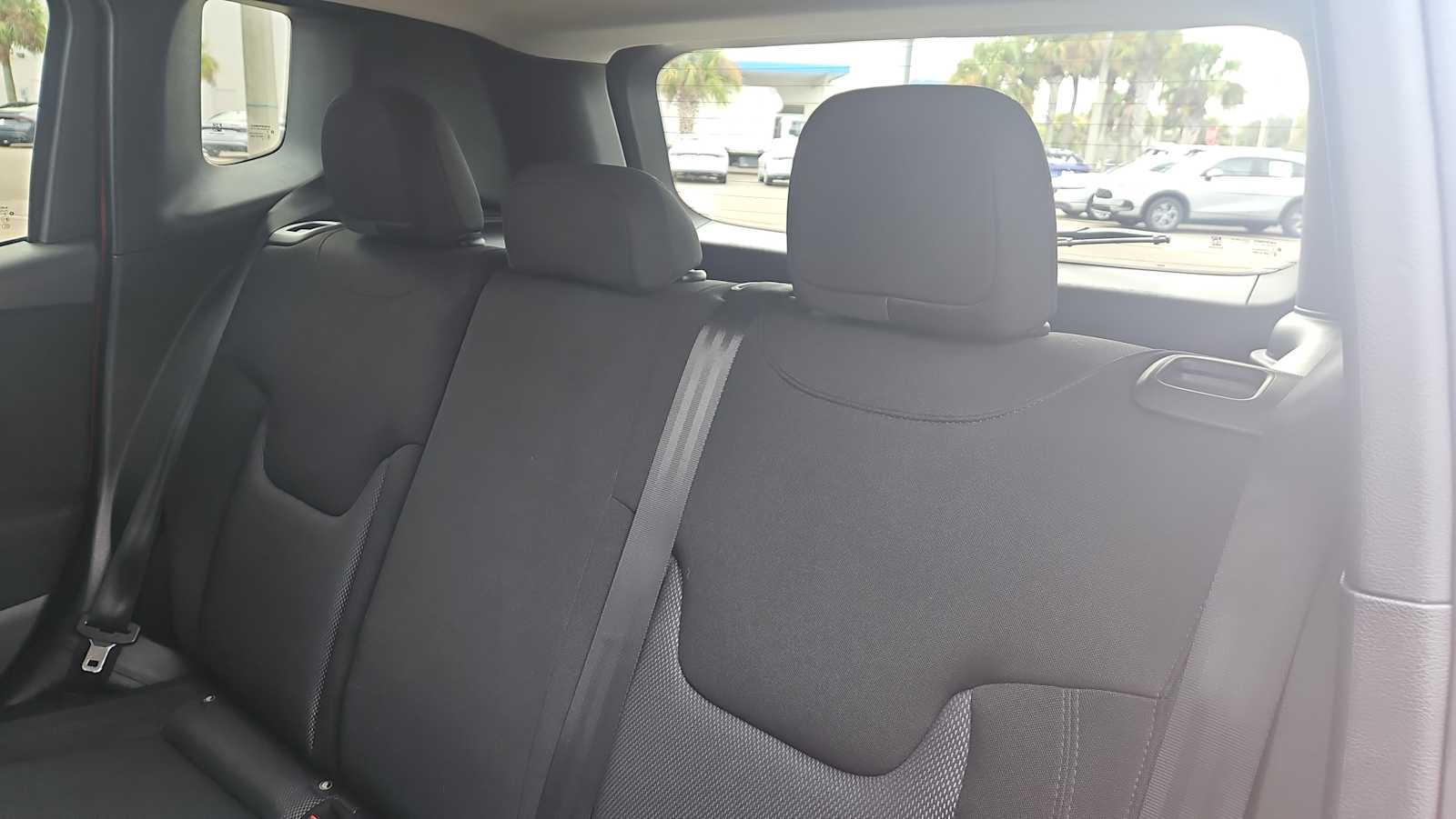 Thumbnail: 2019 Jeep Renegade - 24