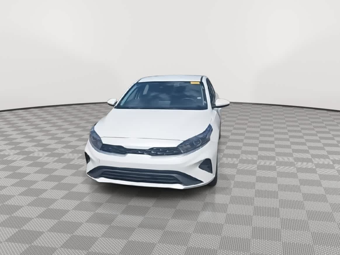 Thumbnail: 2023 Kia Forte - 3