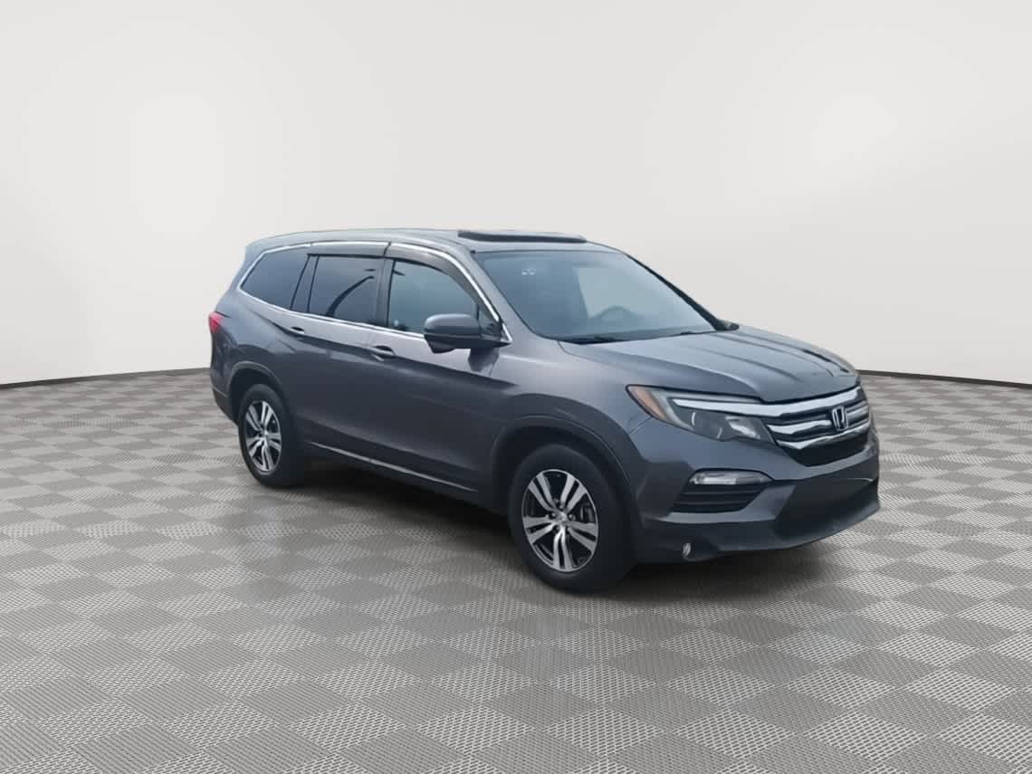 Thumbnail: 2016 Honda Pilot - 2