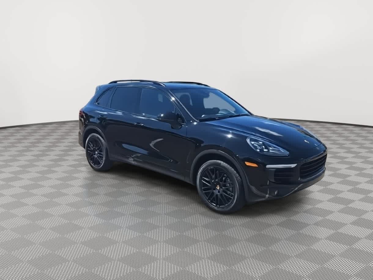 Thumbnail: 2017 Porsche Cayenne - 2
