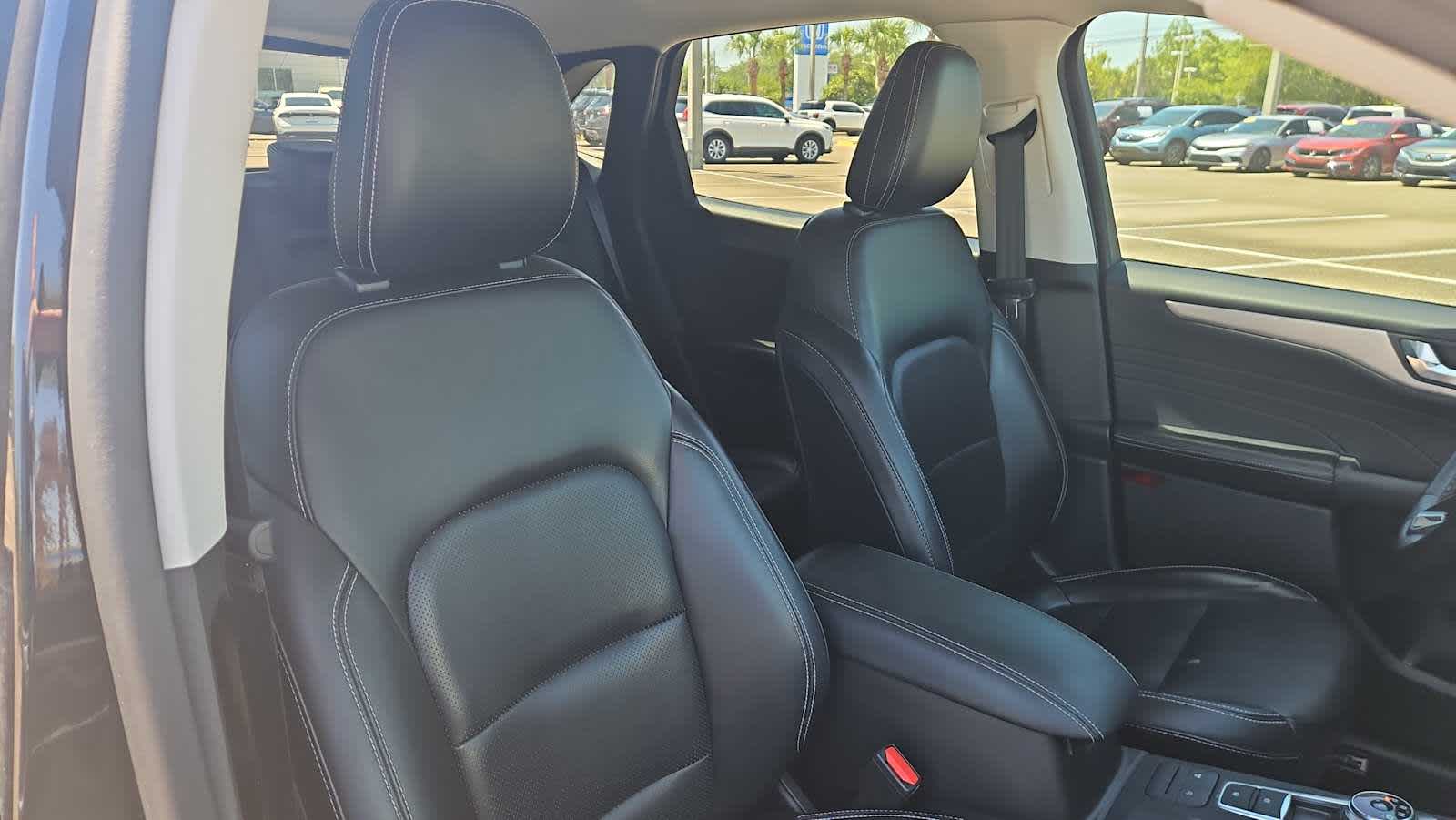 Thumbnail: 2021 Ford Escape - 25