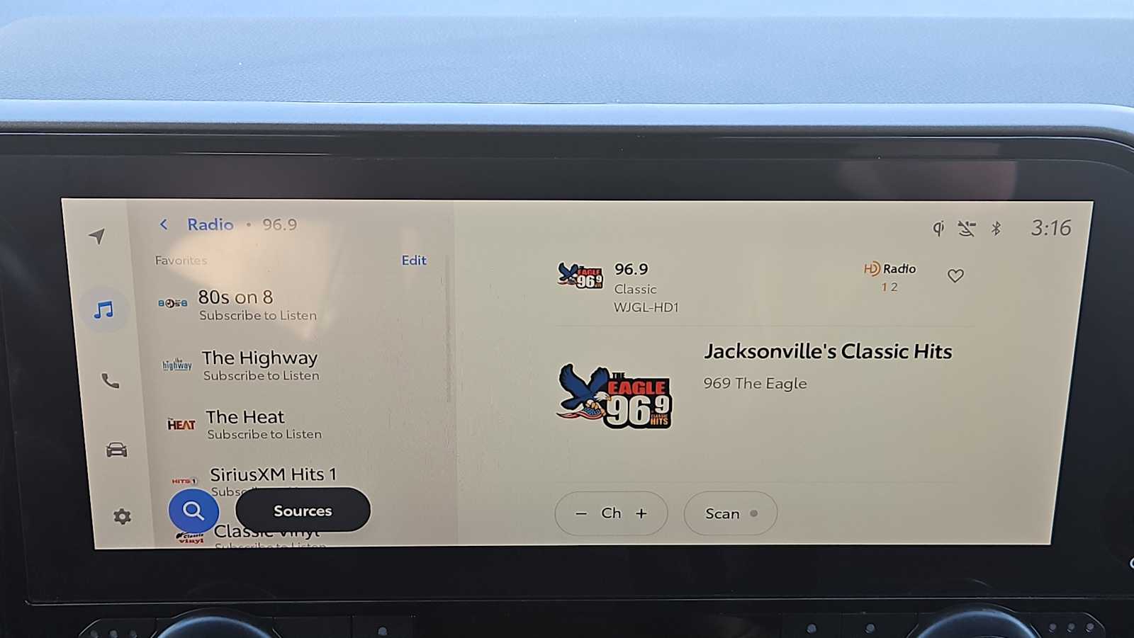 Thumbnail: 2023 Toyota Highlander - 12