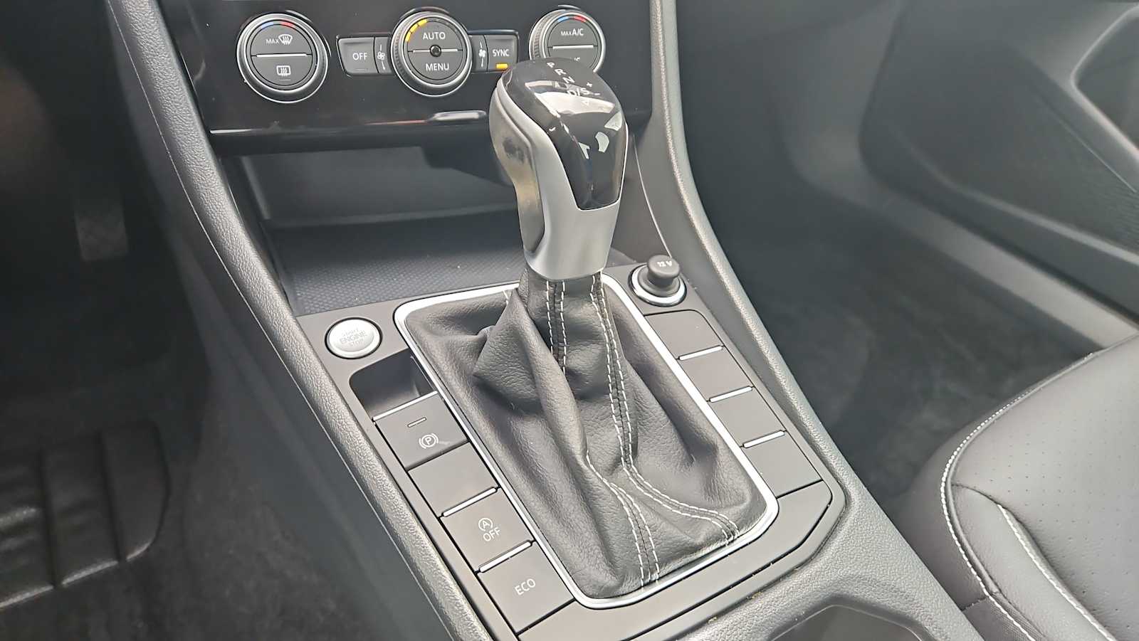 Thumbnail: 2023 Volkswagen Jetta - 21